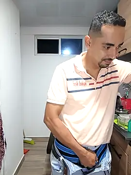 Snapshot of stivenlujan69 chatting on October 31, 2:23 am stivenlujan69 online show from October 31, 2:23 am