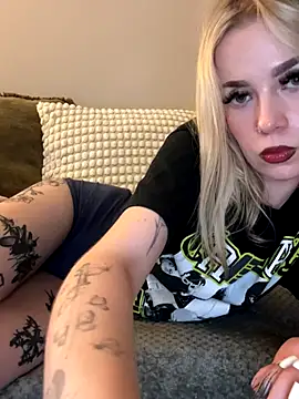 marnemzavar444 online show from September 27, 8:36 pm