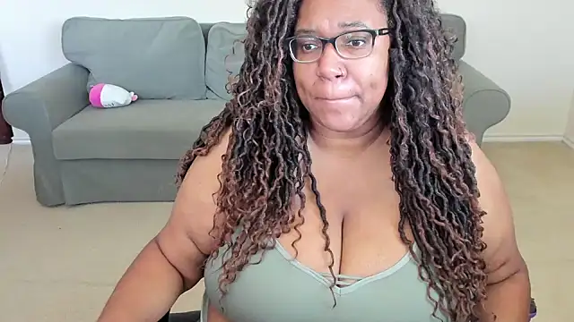 Josie4yourpleasure online show from May 19, 4:35 pm