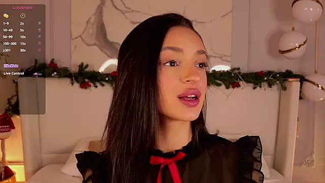 AdoraCortes online show from December 15, 5:12 am