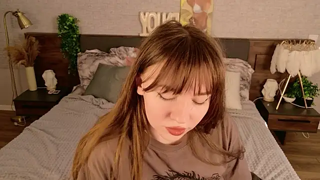Moon  Bunny online show from May 9, 1:27 pm