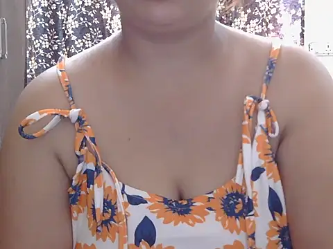 Snapshot of Roxy_sweety_ chatting on September 28, 5:02 am Roxy sweety  online show from September 28, 5:02 am