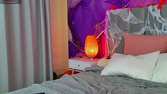 ViolaParkerss online show from October 27, 5:33 am