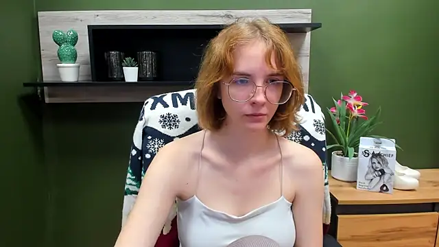 Snapshot of juicyPenny chatting on September 30, 6:29 am juicyPenny online show from September 30, 6:29 am