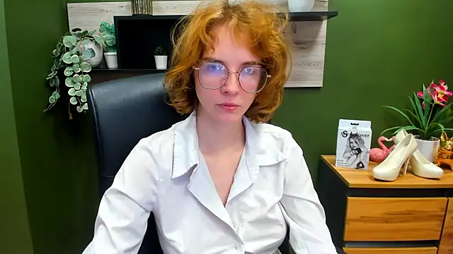 Snapshot of juicyPenny chatting on October 13, 6:24 am juicyPenny online show from October 13, 6:24 am