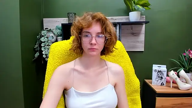 Snapshot of juicyPenny chatting on October 16, 6:47 am juicyPenny online show from October 16, 6:47 am