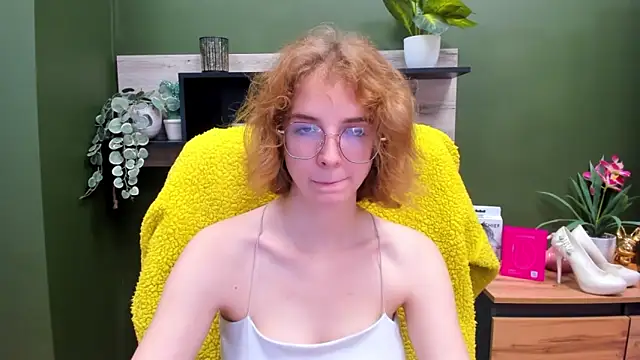 Snapshot of juicyPenny chatting on October 22, 6:24 am juicyPenny online show from October 22, 6:24 am