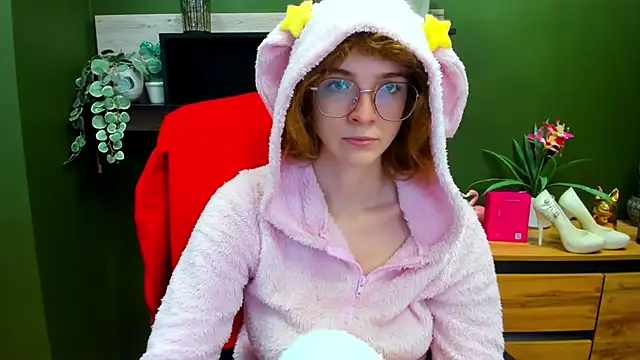 Snapshot of juicyPenny chatting on October 31, 7:20 am juicyPenny online show from October 31, 7:20 am