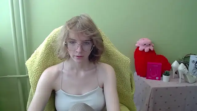 Snapshot of juicyPenny chatting on November 6, 7:31 am juicyPenny online show from November 6, 7:31 am