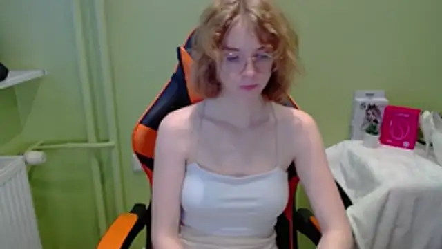 Snapshot of juicyPenny chatting on November 19, 7:30 am juicyPenny online show from November 19, 7:30 am