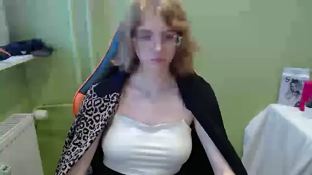 Snapshot of juicyPenny chatting on November 26, 7:31 am juicyPenny online show from November 26, 7:31 am