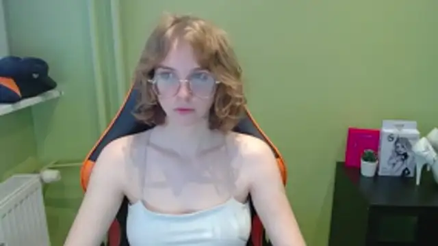 Snapshot of juicyPenny chatting on November 28, 7:44 am juicyPenny online show from November 28, 7:44 am