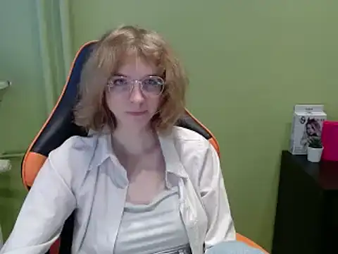 Snapshot of juicyPenny chatting on December 5, 9:51 am juicyPenny online show from December 5, 9:51 am