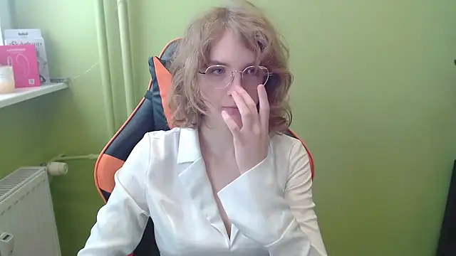 Snapshot of juicyPenny chatting on January 6, 9:02 am juicyPenny online show from January 6, 9:02 am