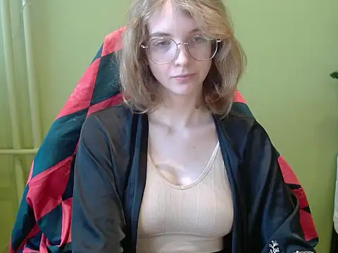 Snapshot of juicyPenny chatting on February 3, 7:35 am juicyPenny online show from February 3, 7:35 am