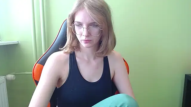 juicyPenny online show from March 19, 7:12 am