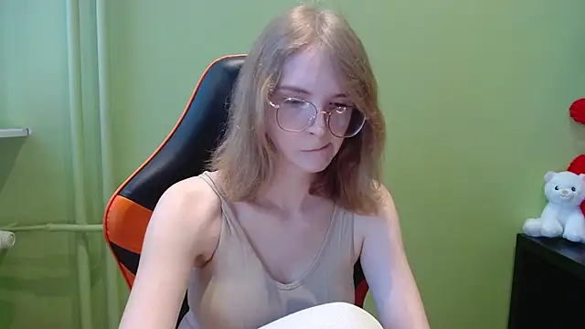 juicyPenny online show from March 30, 1:23 pm