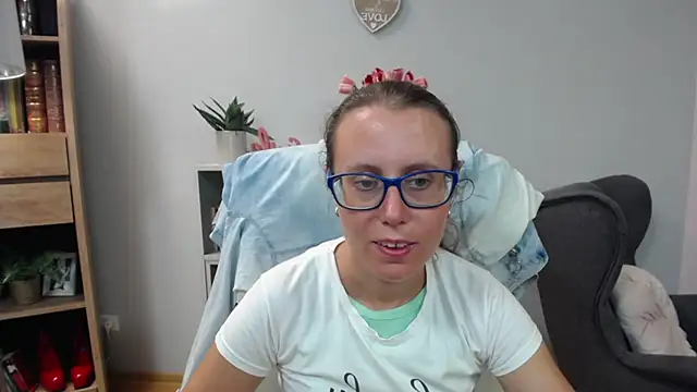 Snapshot of sweetxLizzy chatting on June 30, 4:35 am sweetxLizzy online show from June 30, 4:35 am