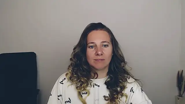 Darklure  online show from September 25, 4:16 am