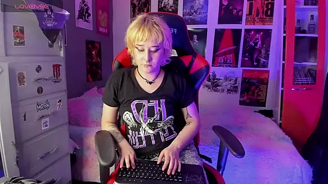 mistresscrowley666 online show from January 6, 1:20 am