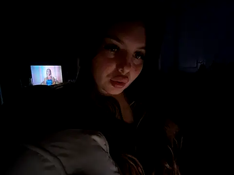 Snapshot of Teasing_teen chatting on September 12, 5:07 am Teasing teen online show from September 12, 5:07 am