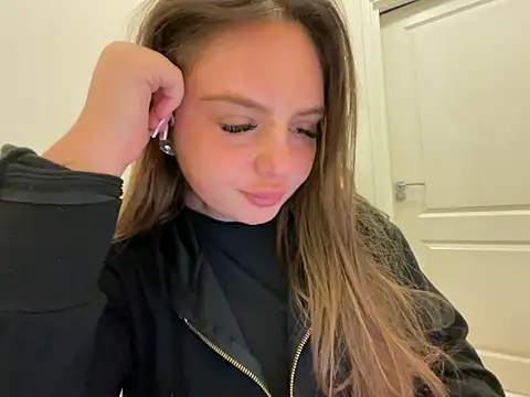 Snapshot of Teasing_teen chatting on September 12, 11:37 pm Teasing teen online show from September 12, 11:37 pm