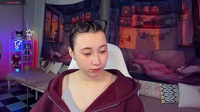 ClaraParks online show from December 14, 10:25 pm