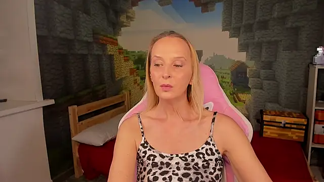 ClaraParks online show from January 9, 10:18 am