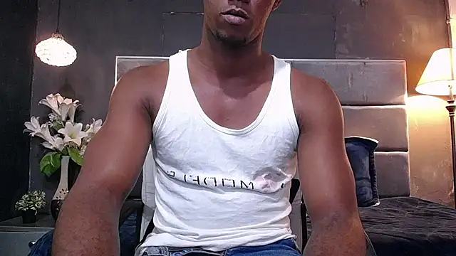 Snapshot of blackbignude chatting on October 18, 1:30 am blackbignude online show from October 18, 1:30 am