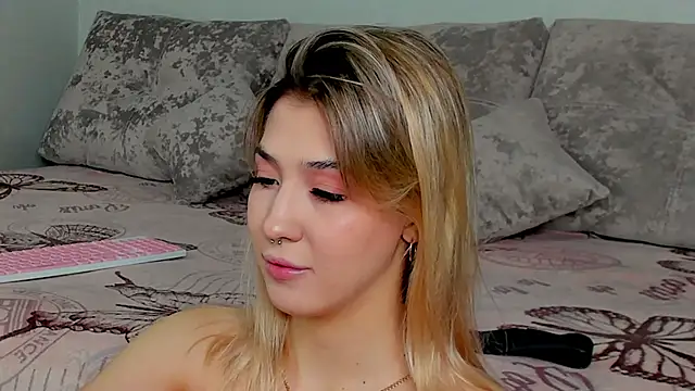 Bella svon online show from December 5, 4:25 pm