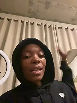 Snapshot of prettydollyy chatting on April 21, 8:55 pm prettydollyy online show from April 21, 8:55 pm