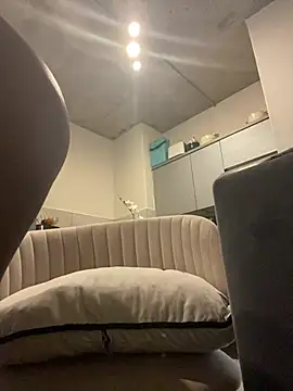 Snapshot of prettydollyy chatting on April 22, 10:28 am prettydollyy online show from April 22, 10:28 am