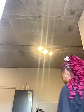 Snapshot of prettydollyy chatting on May 21, 9:38 am prettydollyy online show from May 21, 9:38 am