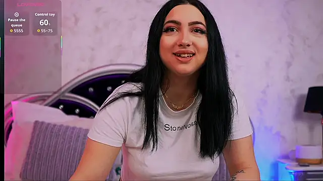 SweetySasha18 online show from May 6, 5:18 pm