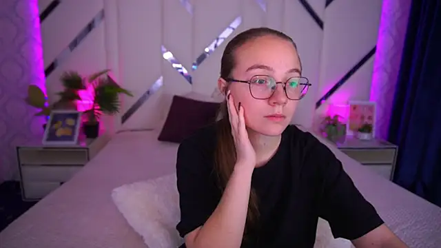 ArrinaWairr online show from October 16, 7:20 am