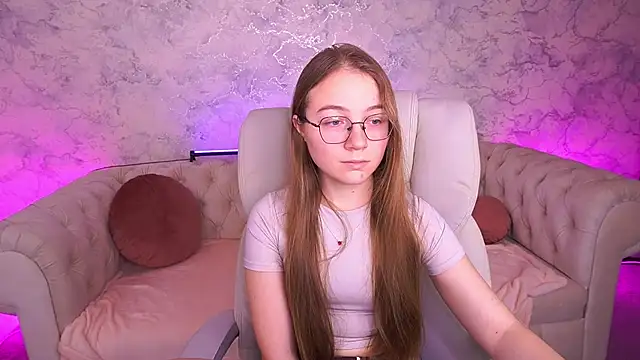 ArrinaWairr online show from December 18, 9:04 am