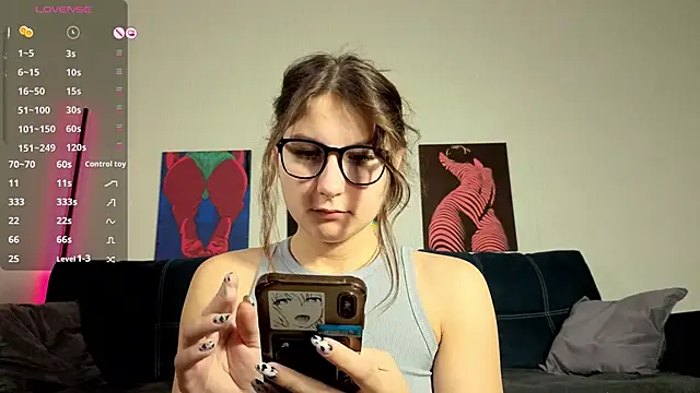 TrixiBell online show from October 3, 4:09 am