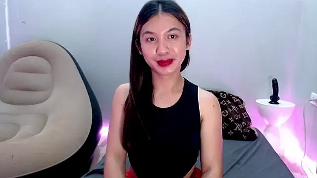 Snapshot of LucyApalla chatting on September 25, 12:20 pm LucyApalla online show from September 25, 12:20 pm