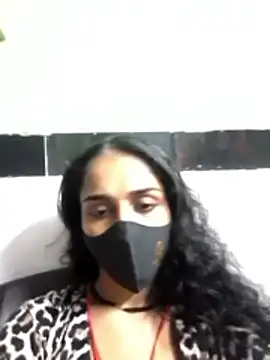 Zoya G online show from December 18, 11:05 am