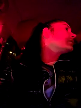 Snapshot of SaraViss20 chatting on January 14, 6:24 pm SaraViss20 online show from January 14, 6:24 pm