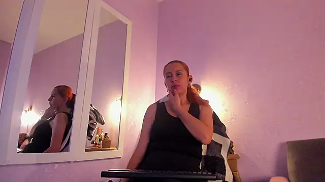 Snapshot of VidiaStons chatting on March 23, 8:02 pm VidiaStons online show from March 23, 8:02 pm