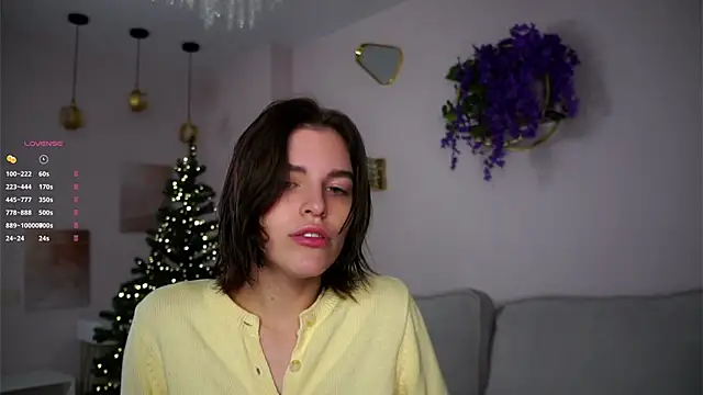 EleneButton online show from December 21, 1:02 am