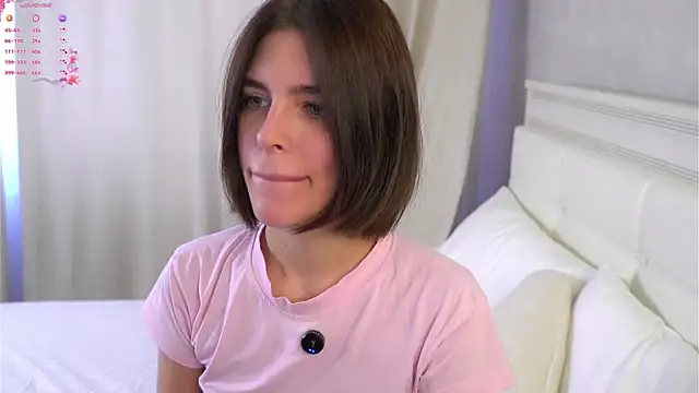 EleneButton online show from May 4, 1:01 am