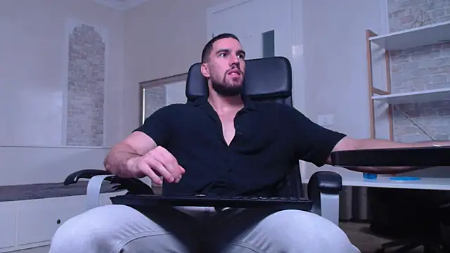 Snapshot of IvanHydee chatting on September 21, 4:47 am IvanHydee online show from September 21, 4:47 am