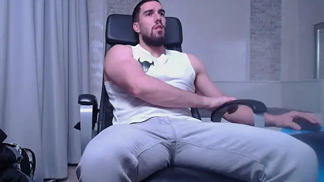 Snapshot of IvanHydee chatting on October 5, 4:55 am IvanHydee online show from October 5, 4:55 am