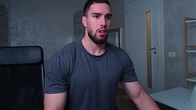 Snapshot of IvanHydee chatting on October 28, 5:33 am IvanHydee online show from October 28, 5:33 am