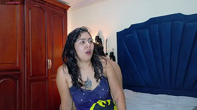RoxyandAron2 online show from May 19, 12:11 pm