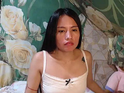 Snapshot of UrKitty_lover18 chatting on May 18, 11:21 pm UrKitty lover18 online show from May 18, 11:21 pm