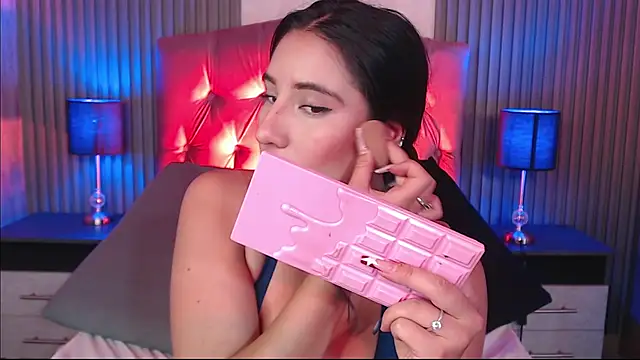 Bonnali lune online show from November 29, 10:24 pm