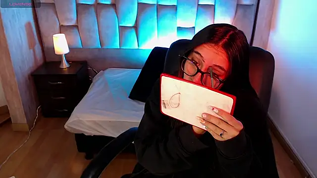 Snapshot of Bonnali_lune chatting on February 15, 12:58 pm Bonnali lune online show from February 15, 12:58 pm